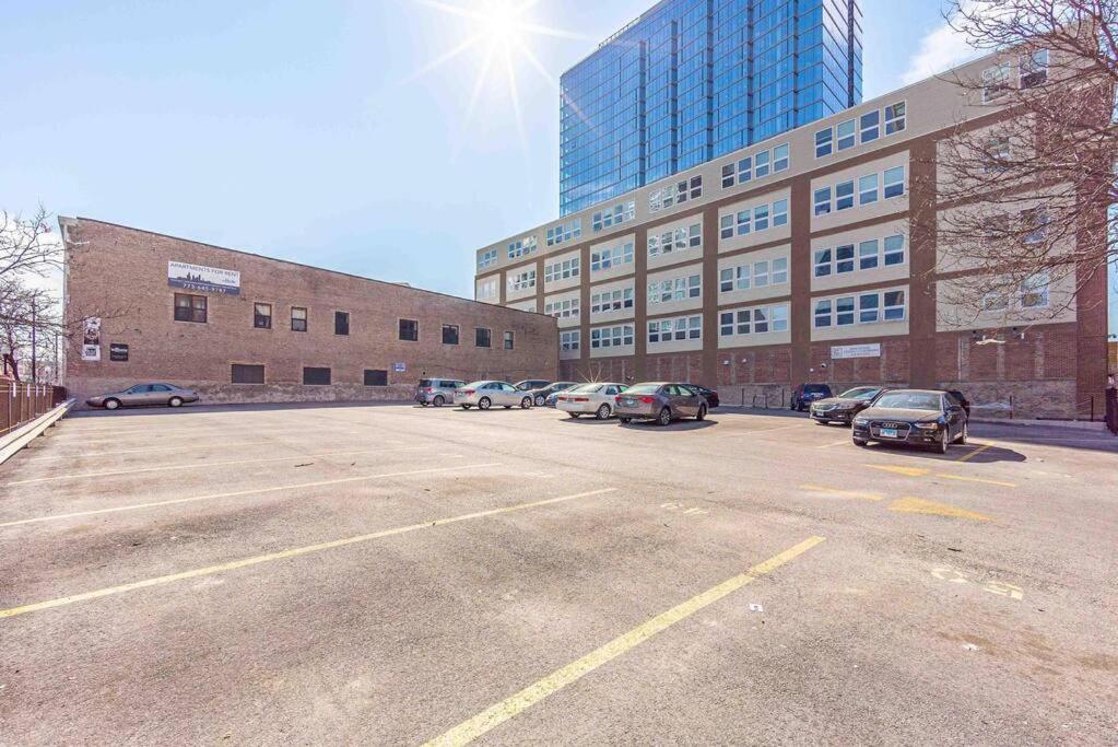 Mccormick Place 2Br Stylish Suite With Optional Parking And Gym For Up To 8 Guests Near Soldier Field And Grant Park Chicago Exteriér fotografie